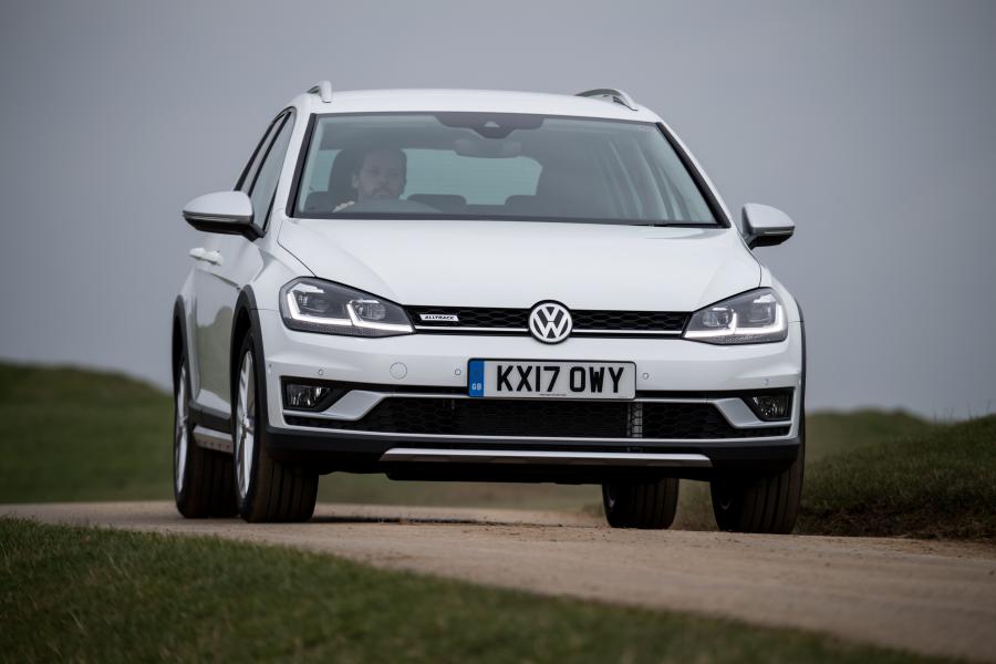  Volkswagen Golf Alltrack 2017 года  (UK) (фото 5 из 33)